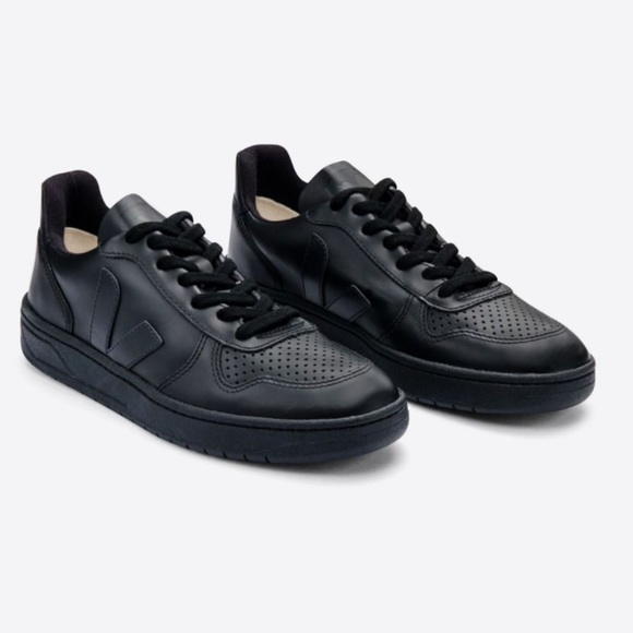 VEJA V-10 MADE IN BRAZIL VEGAN ALL BLACK 2.0 - Picture 6 of 16
